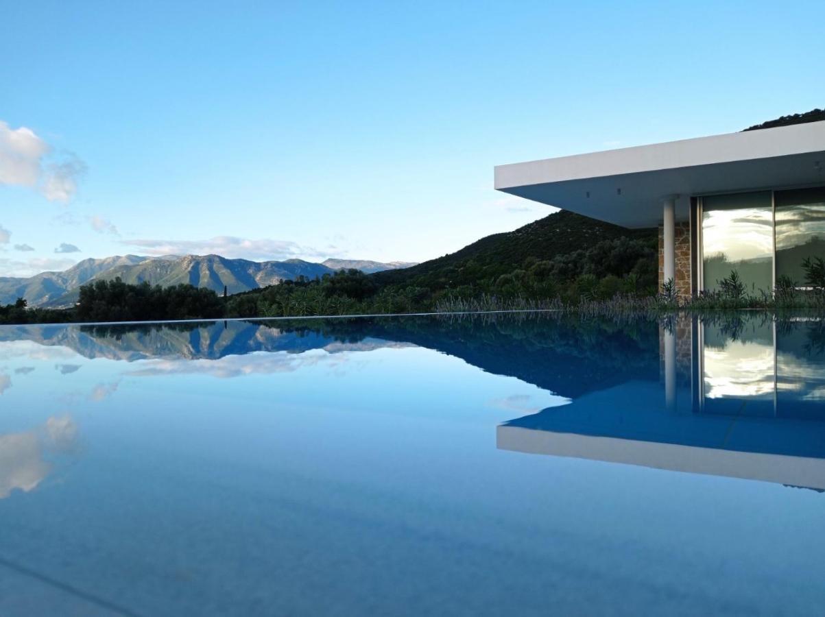Varko Luxury Suites Palairos Екстер'єр фото