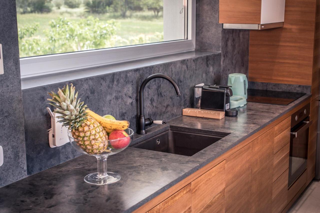 Varko Luxury Suites Palairos Екстер'єр фото